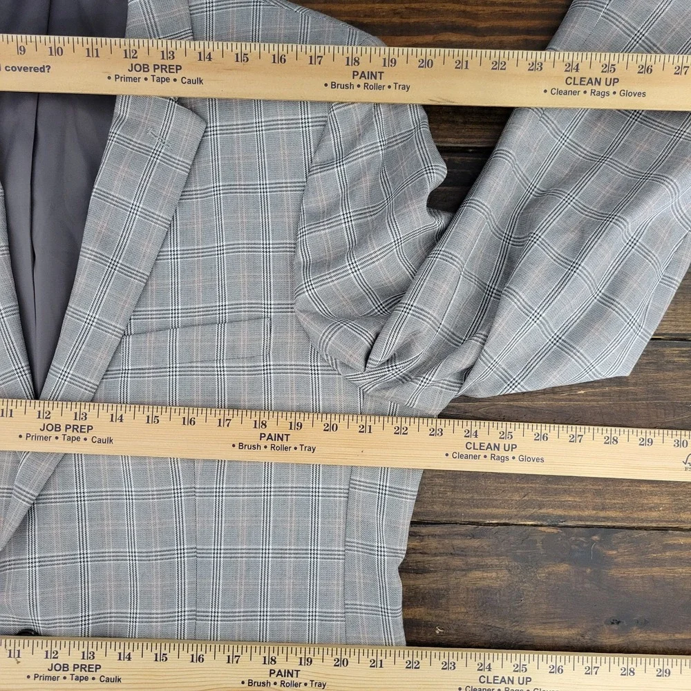 Haggar Men's Sport Coat Blazer Two Button Gray Plaid polyester‎ Blend Size 44L